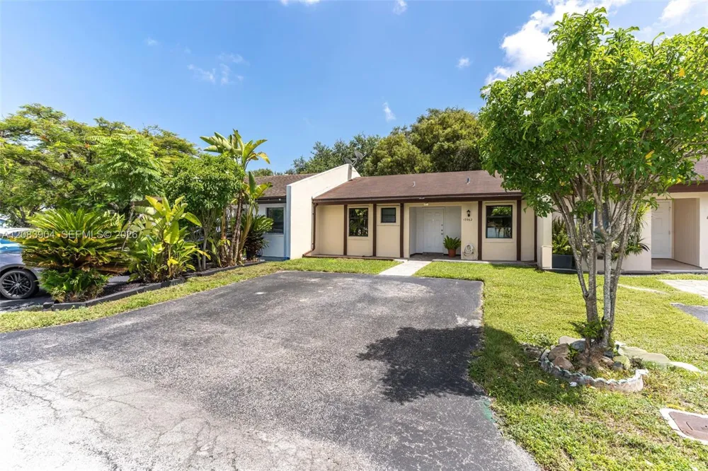13962 SW 52 LN Miami, FL 33175