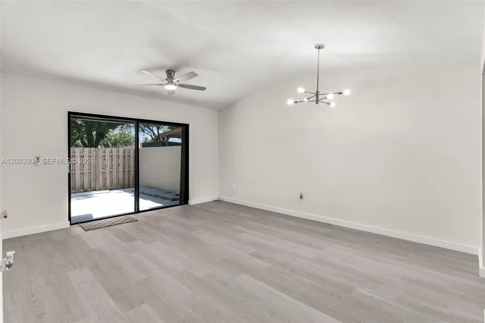 13962 SW 52 LN Miami, FL 33175