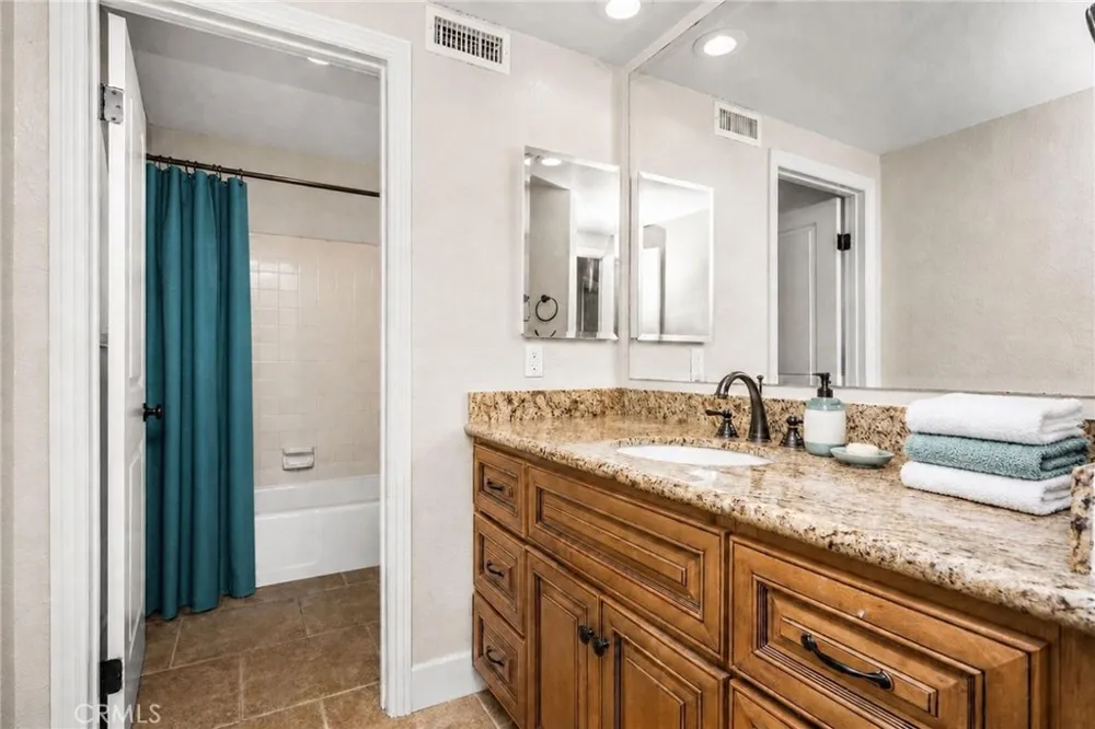 1771 Del Prado Pomona, CA 91768