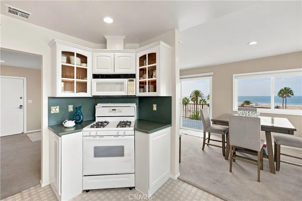 1649 Appian Santa Monica, CA 90401