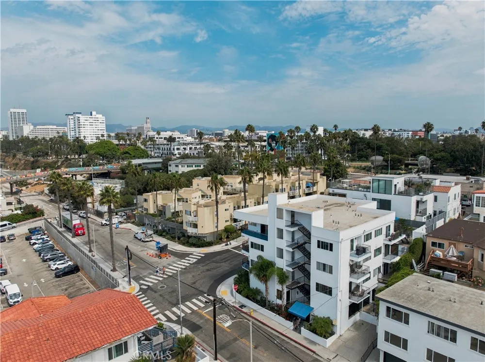 1649 Appian Santa Monica, CA 90401