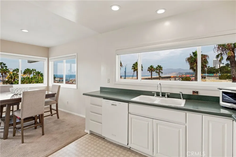 1649 Appian Santa Monica, CA 90401