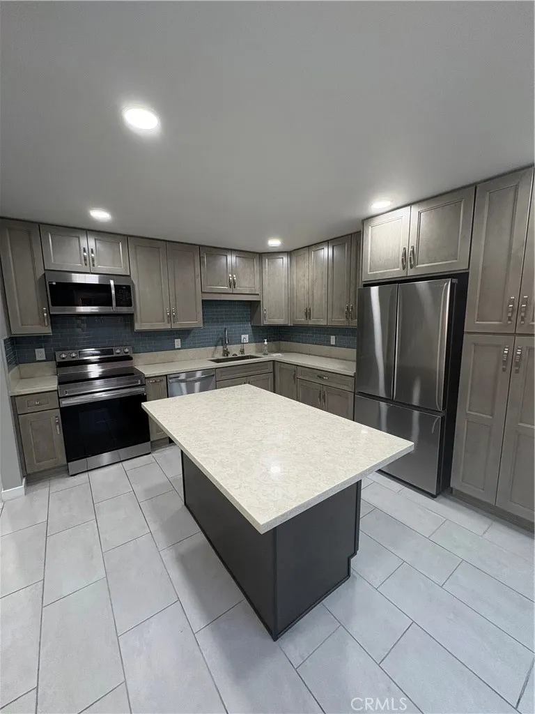 2119 Eveningside Drive West Covina, CA 91792