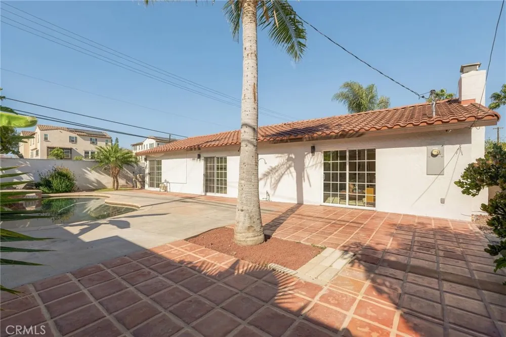 18001 Gulf Huntington Beach, CA 92646