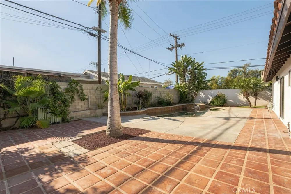 18001 Gulf Huntington Beach, CA 92646