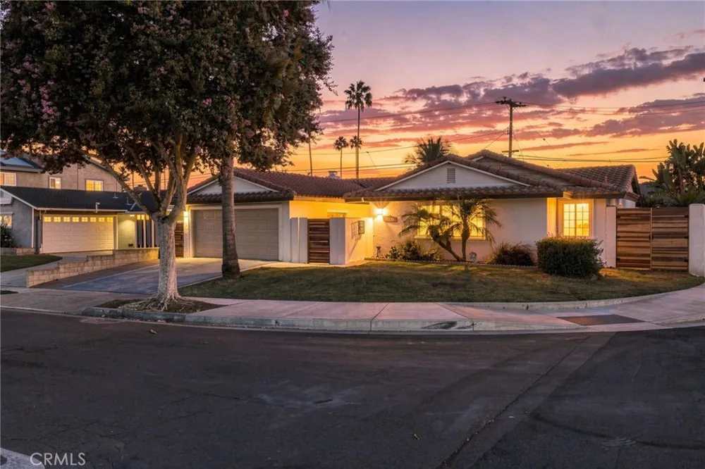 18001 Gulf Huntington Beach, CA 92646