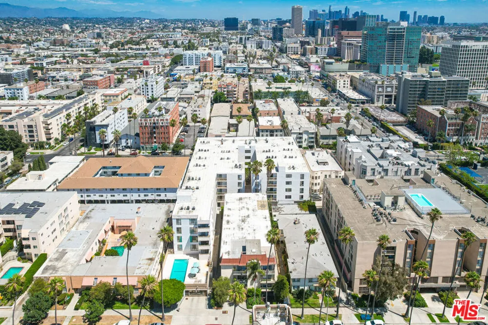 533 S St Andrews Place #404 Los Angeles, CA 90020