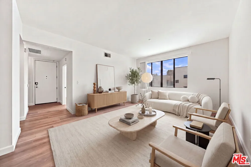 533 S St Andrews Place #404 Los Angeles, CA 90020