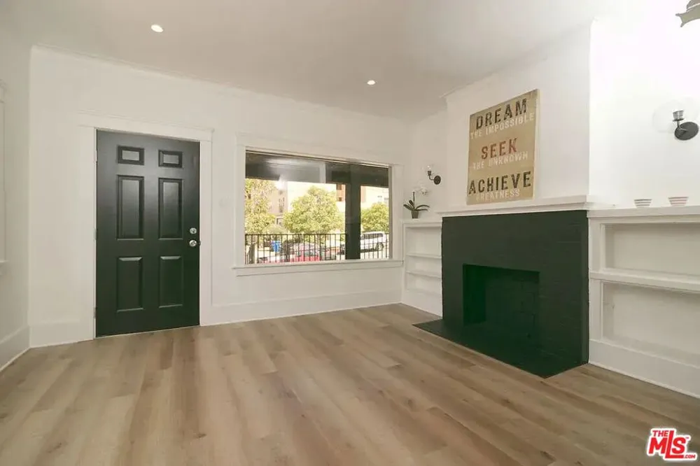 2510 S Bronson Avenue Los Angeles, CA 90018