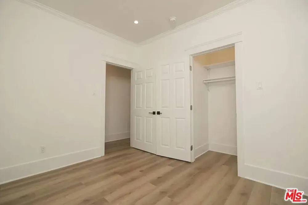 2510 S Bronson Avenue Los Angeles, CA 90018