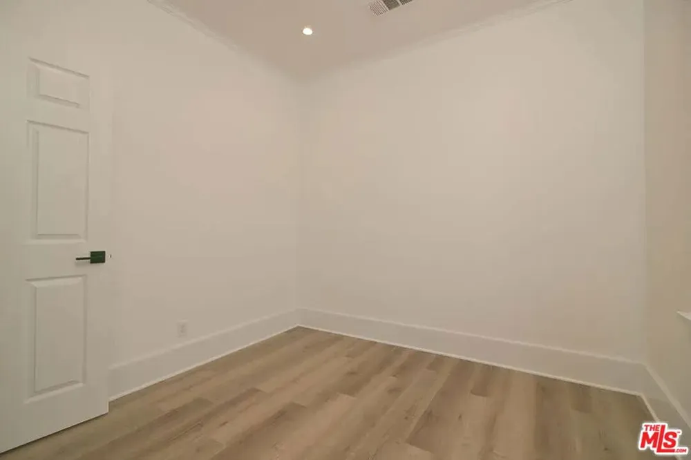 2510 S Bronson Avenue Los Angeles, CA 90018