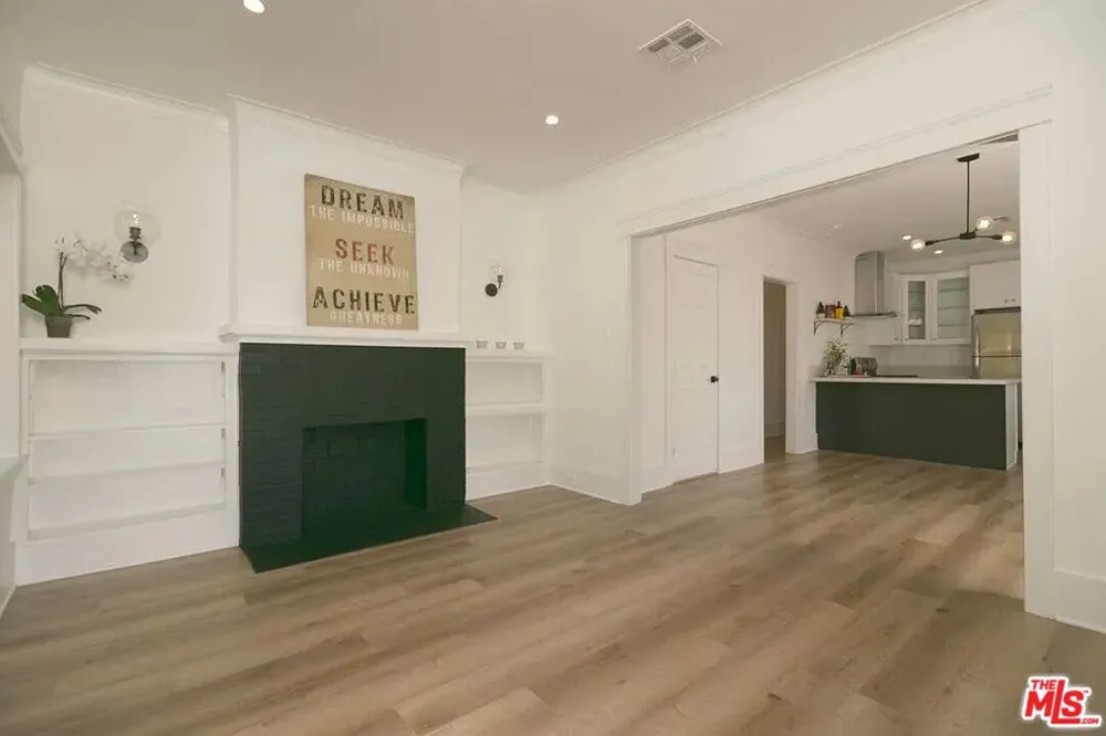 2510 S Bronson Avenue Los Angeles, CA 90018