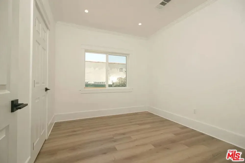 2510 S Bronson Avenue Los Angeles, CA 90018