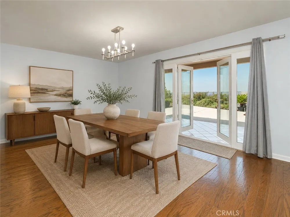 8471 Vine Valley Los Angeles, CA 91352