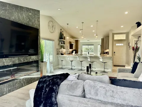 348 Vista Royale Drive