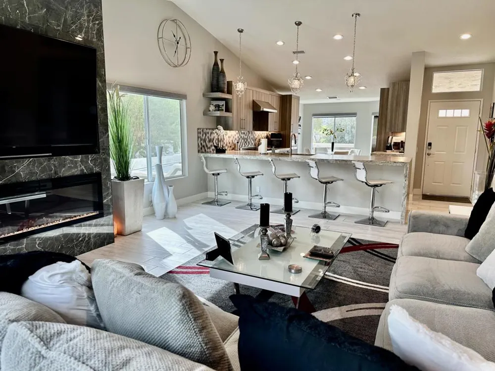 348 Vista Royale Drive Palm Desert, CA 92211