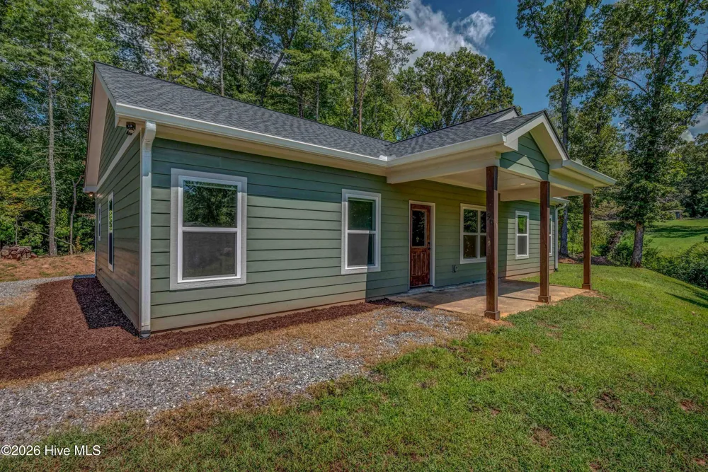 90 Paisley Pass Hayesville, NC 28904