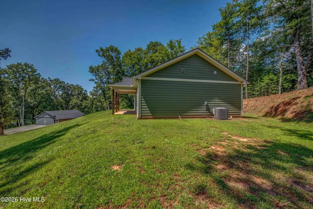 90 Paisley Pass Hayesville, NC 28904