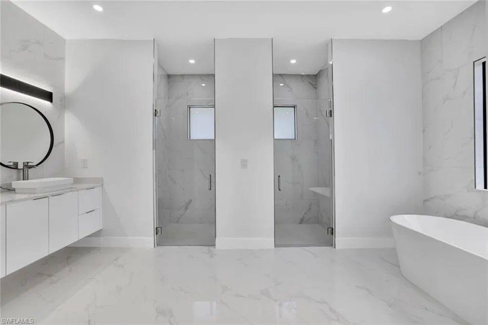 169 18th Avenue NW Naples, FL 34120