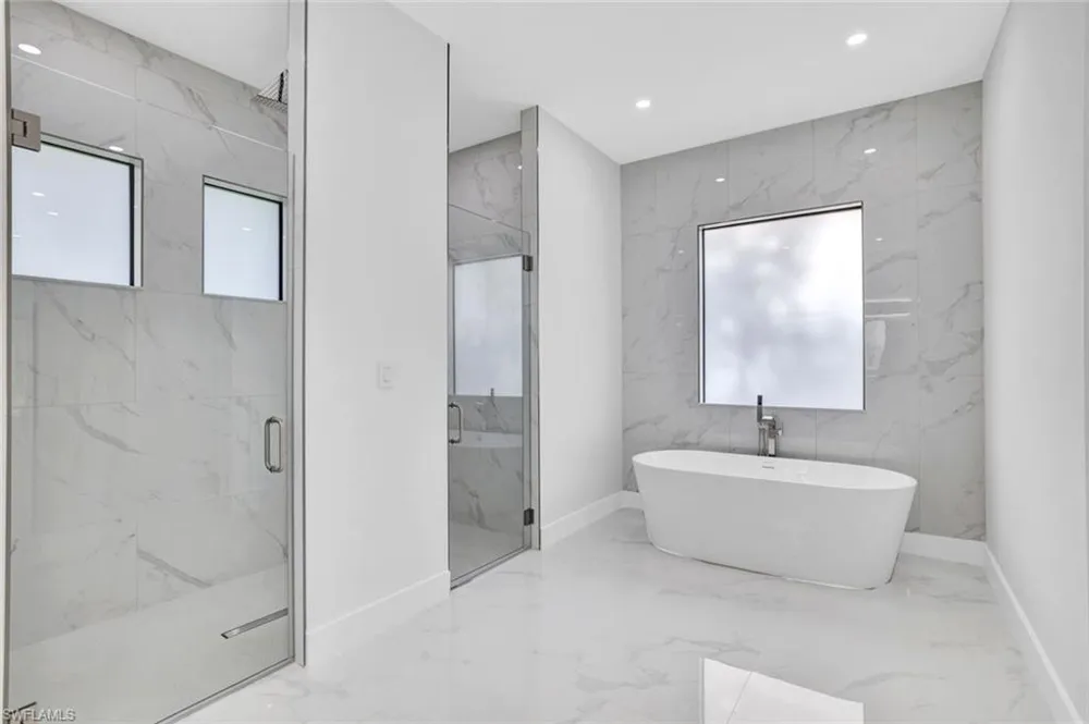 169 18th Avenue NW Naples, FL 34120