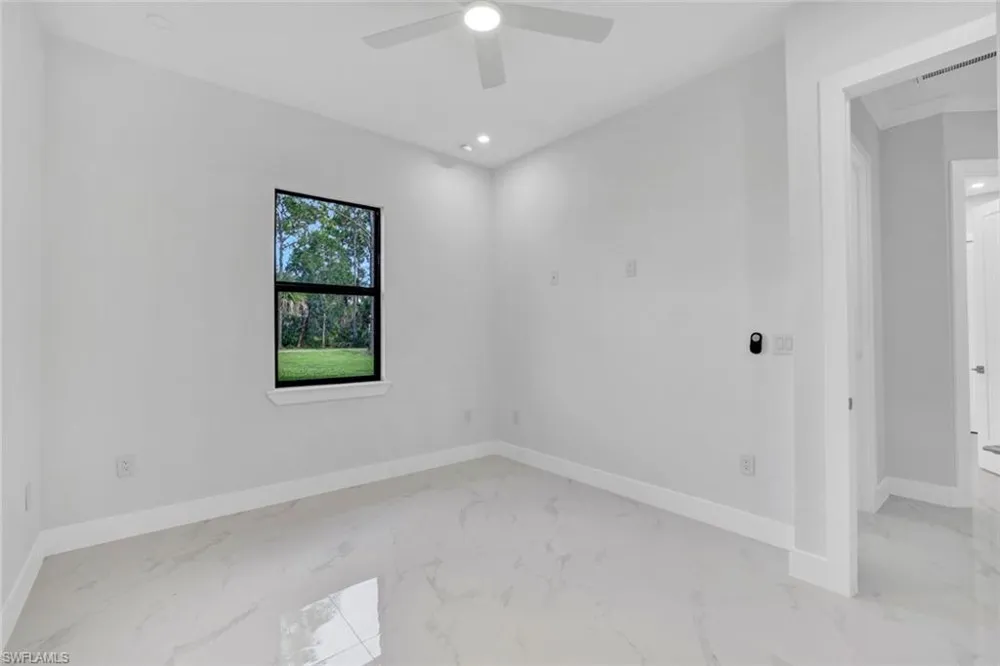 169 18th Avenue NW Naples, FL 34120
