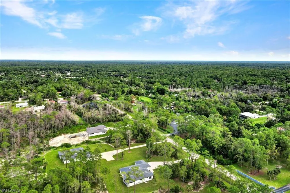 169 18th Avenue NW Naples, FL 34120