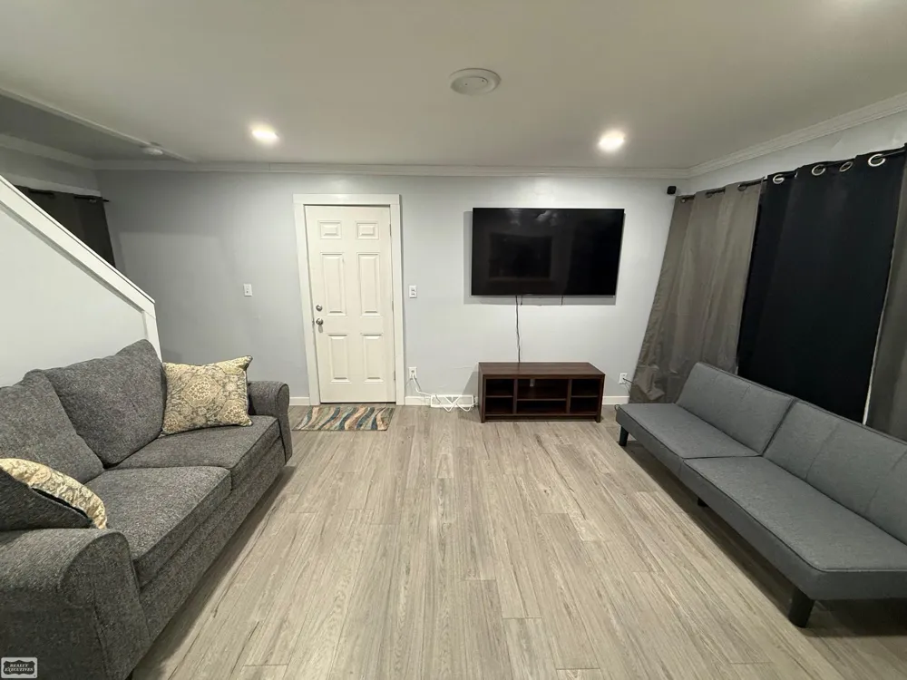 32860 Mecosta Court Westland City, MI 48168
