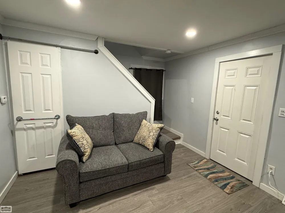 32860 Mecosta Court Westland City, MI 48168