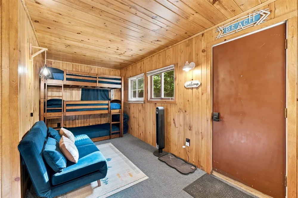 7674 Ladd Drive Clearwater Township, MI 49676