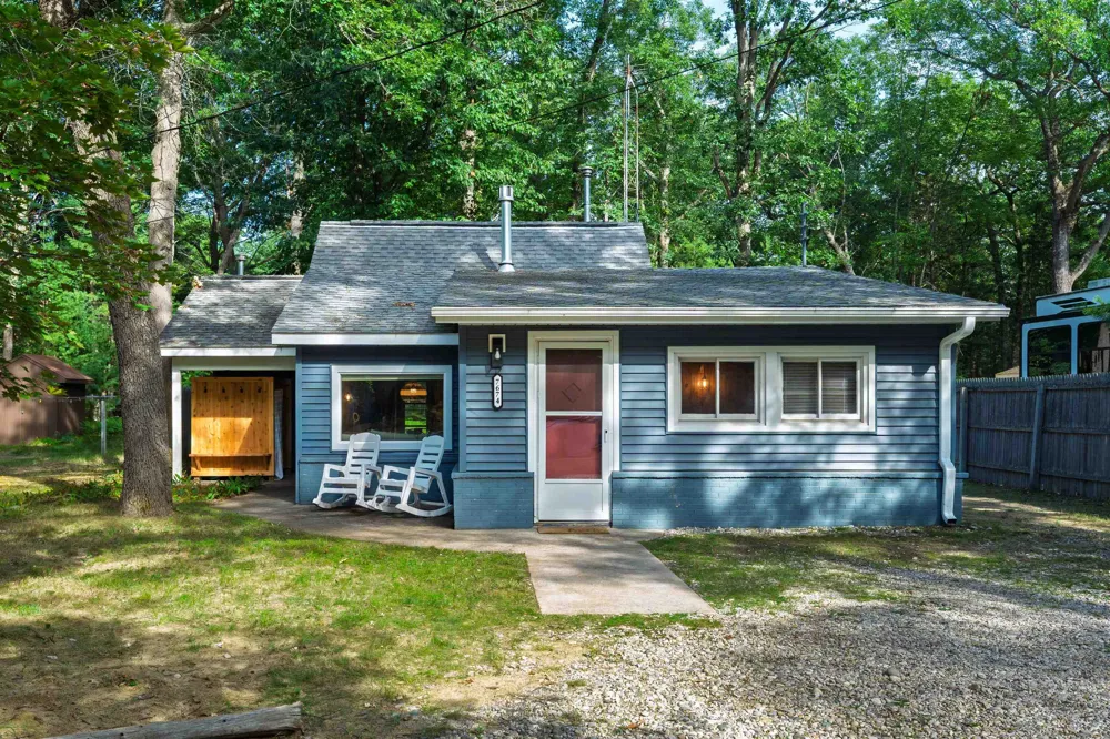 7674 Ladd Drive Clearwater Township, MI 49676