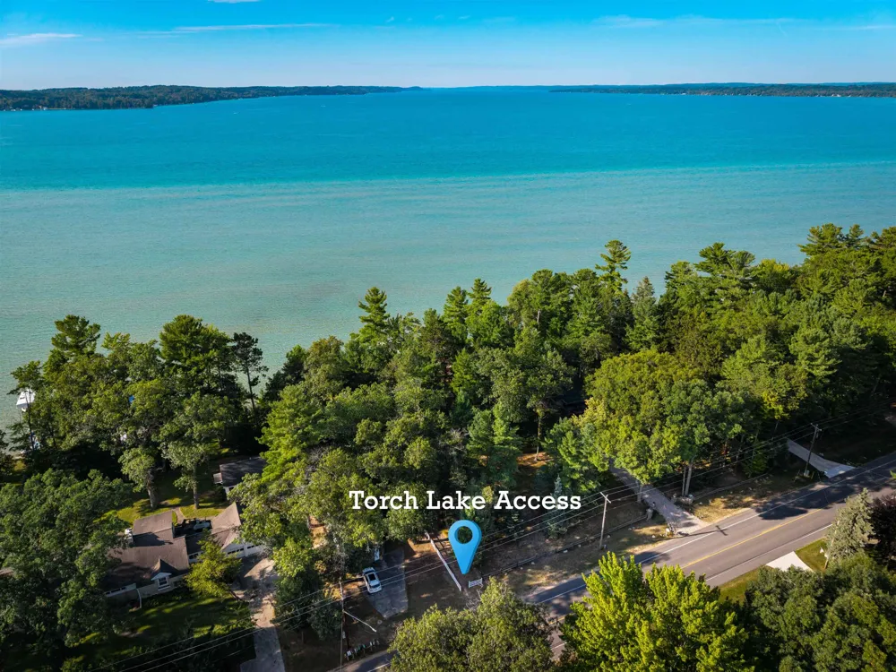 7674 Ladd Drive Clearwater Township, MI 49676