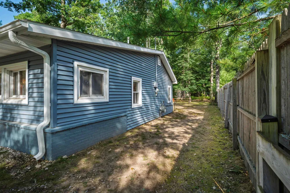 7674 Ladd Drive Clearwater Township, MI 49676
