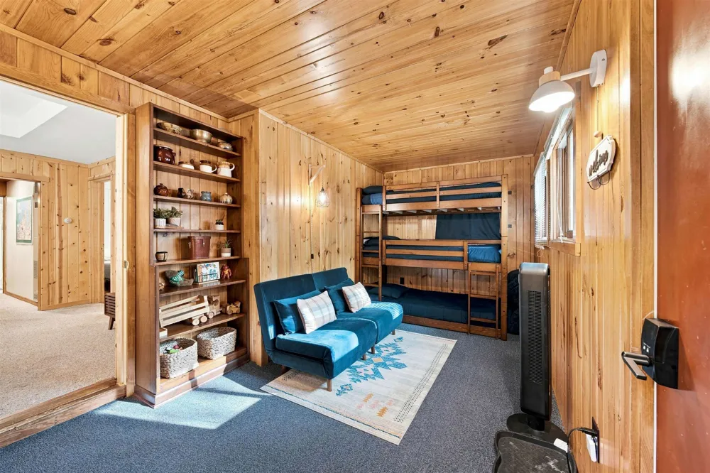 7674 Ladd Drive Clearwater Township, MI 49676