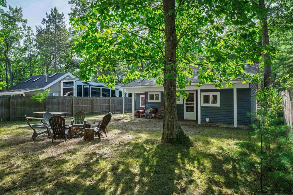 7674 Ladd Drive Clearwater Township, MI 49676