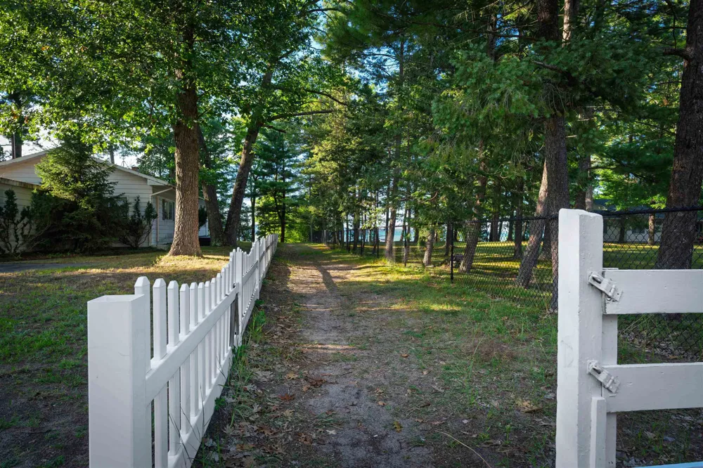 7674 Ladd Drive Clearwater Township, MI 49676
