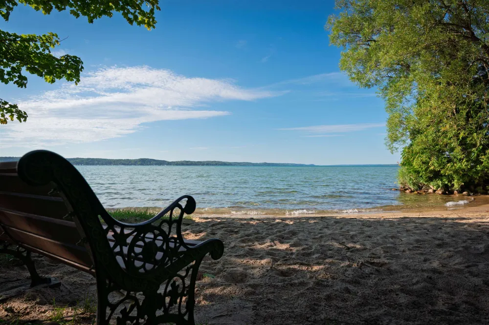7674 Ladd Drive Clearwater Township, MI 49676