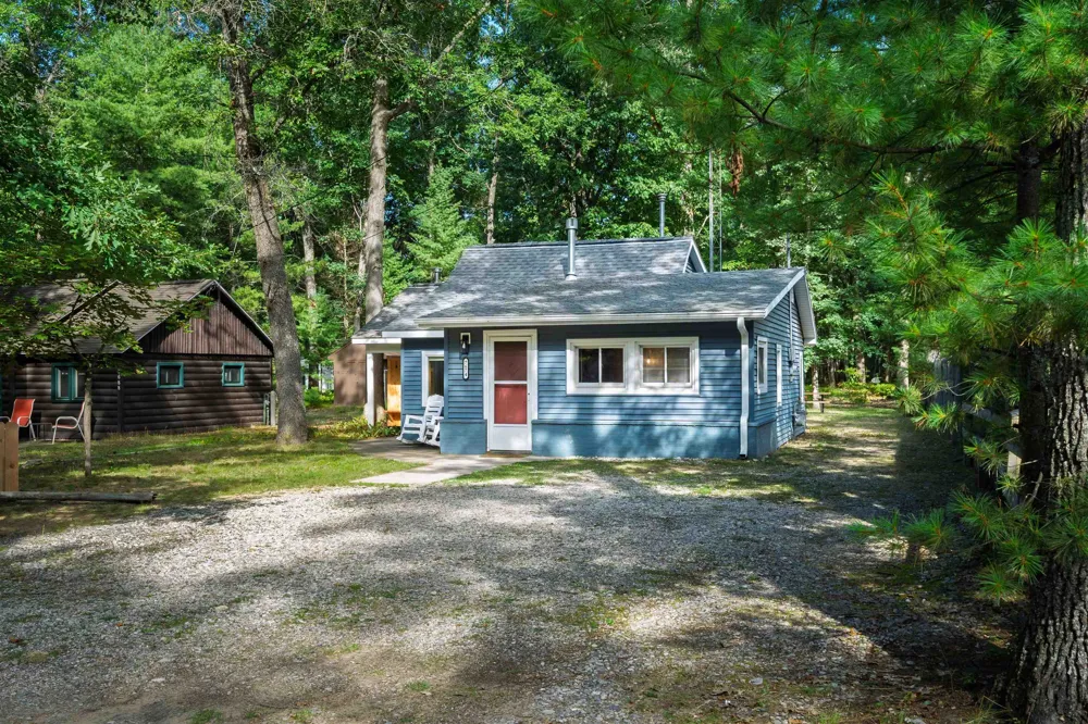 7674 Ladd Drive Clearwater Township, MI 49676