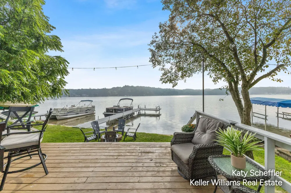 11678 Maywood Drive NE Algoma Township, MI 49345