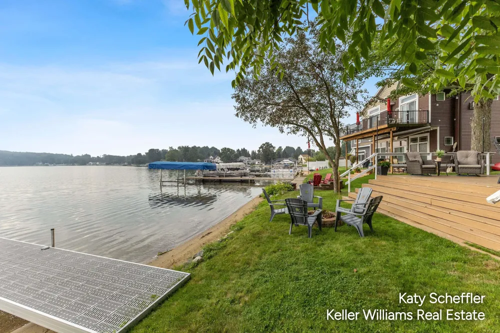 11678 Maywood Drive NE Algoma Township, MI 49345