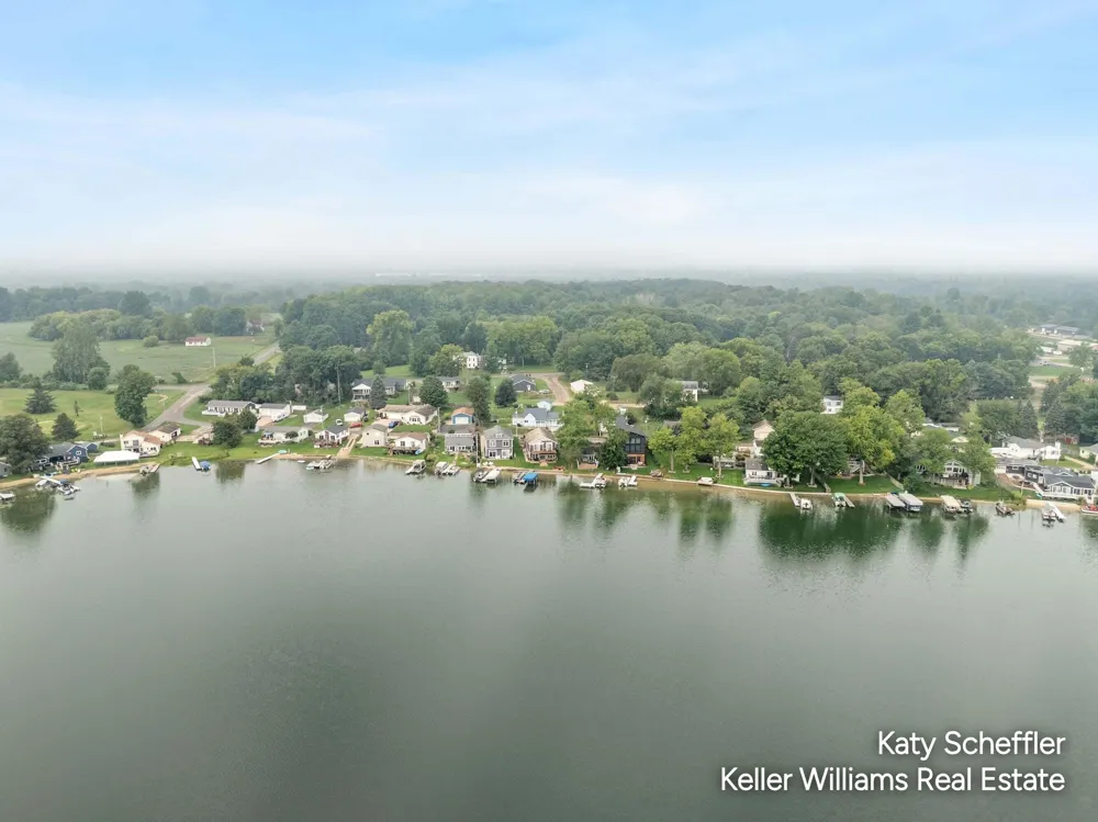11678 Maywood Drive NE Algoma Township, MI 49345