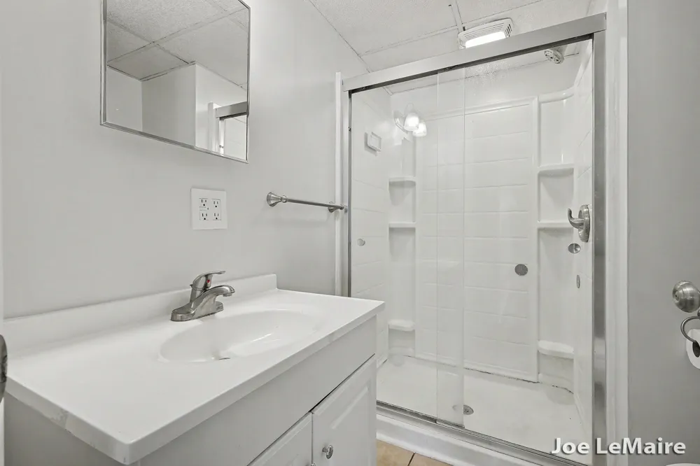 4977 Hunsberger Avenue NE Plainfield Charter Township, MI 49525