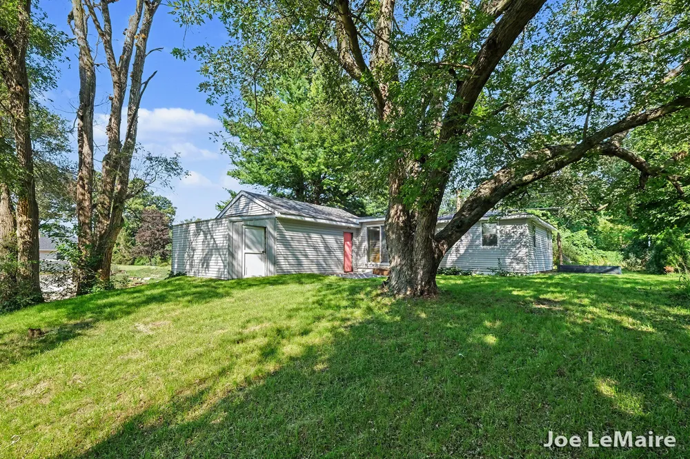 4977 Hunsberger Avenue NE Plainfield Charter Township, MI 49525