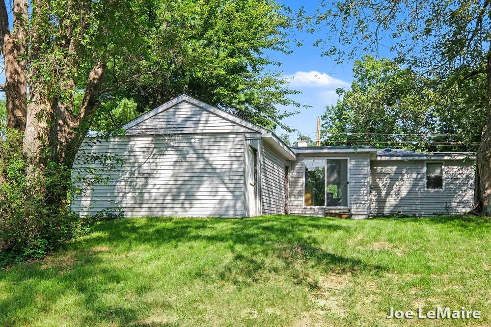 4977 Hunsberger Avenue NE Plainfield Charter Township, MI 49525