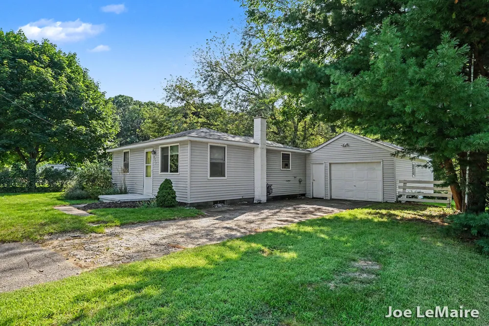 4977 Hunsberger Avenue NE Plainfield Charter Township, MI 49525