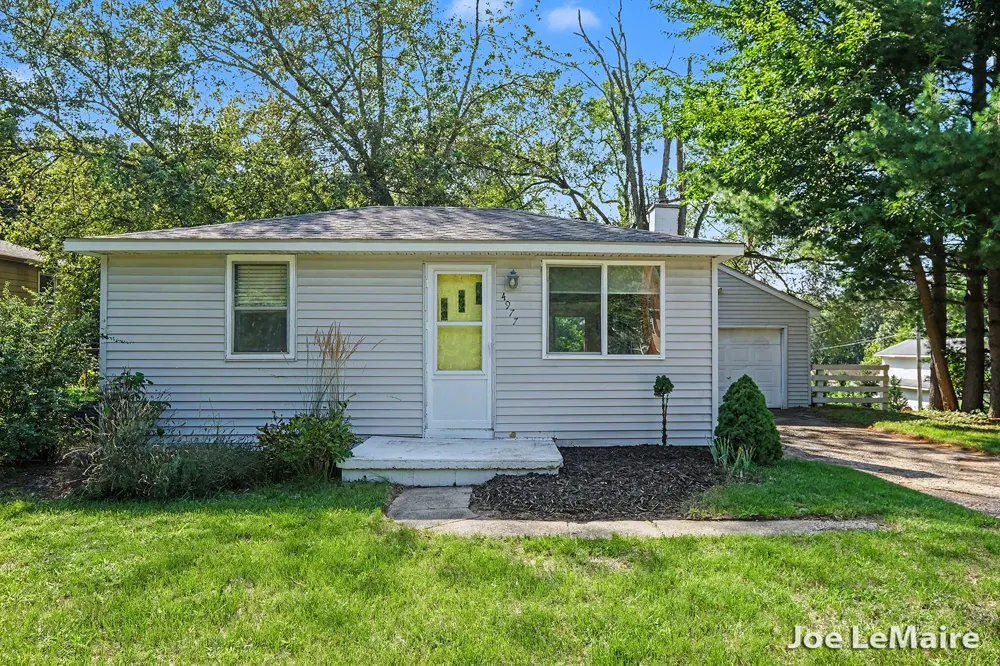 4977 Hunsberger Avenue NE Plainfield Charter Township, MI 49525
