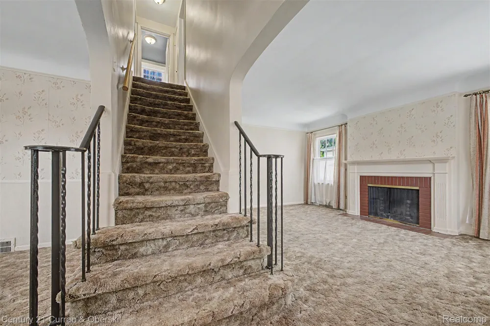 19036 Outer Drive Dearborn City, MI 48128