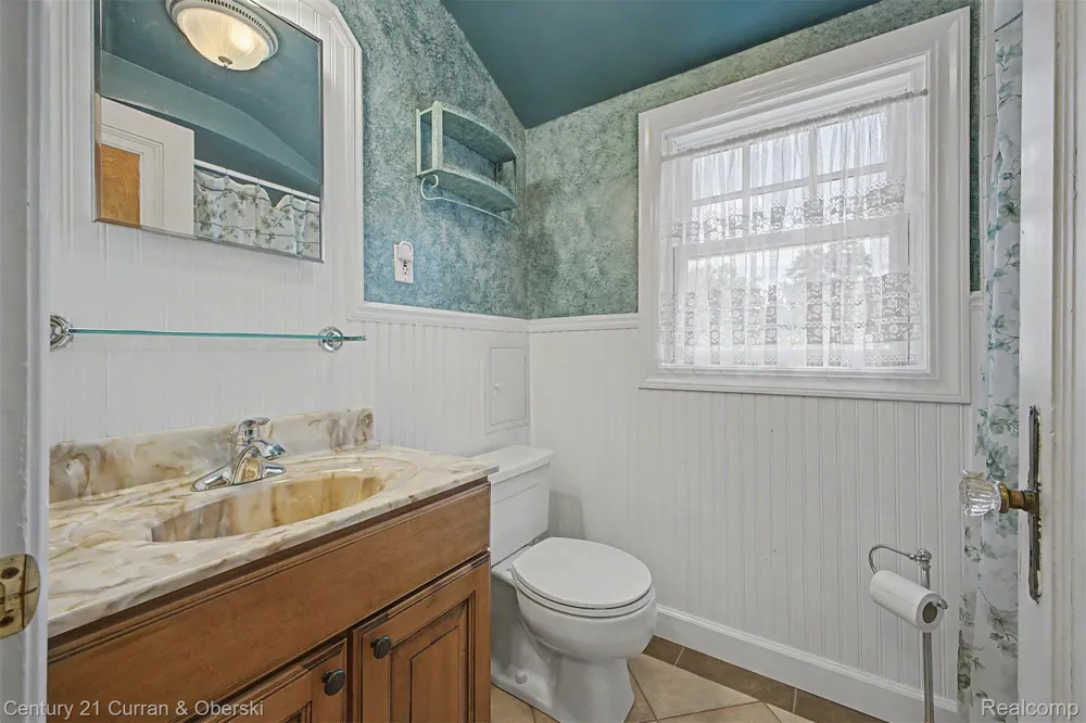 19036 Outer Drive Dearborn City, MI 48128