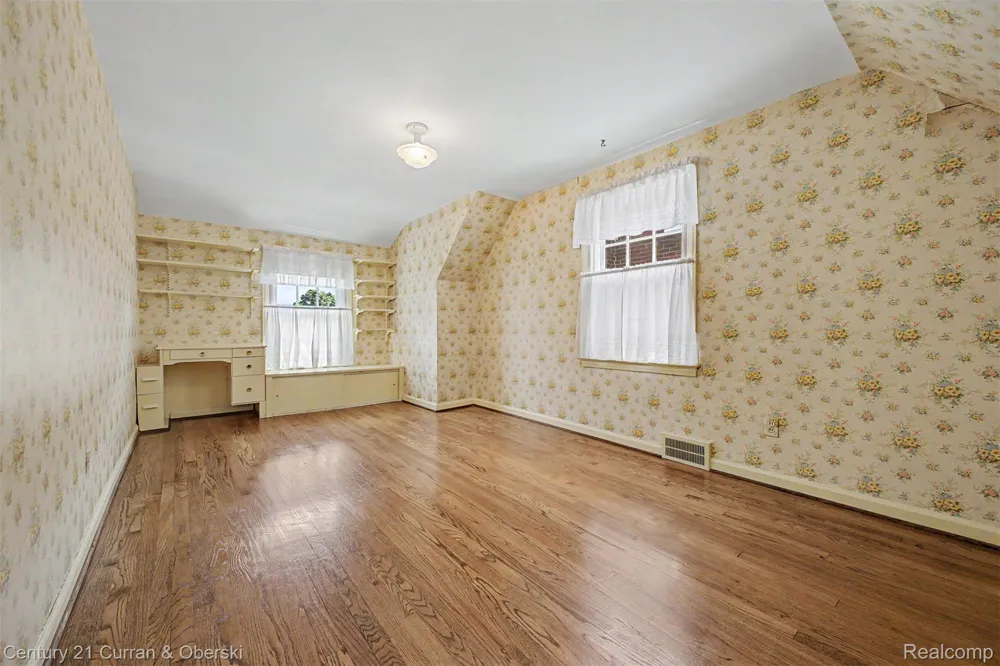 19036 Outer Drive Dearborn City, MI 48128