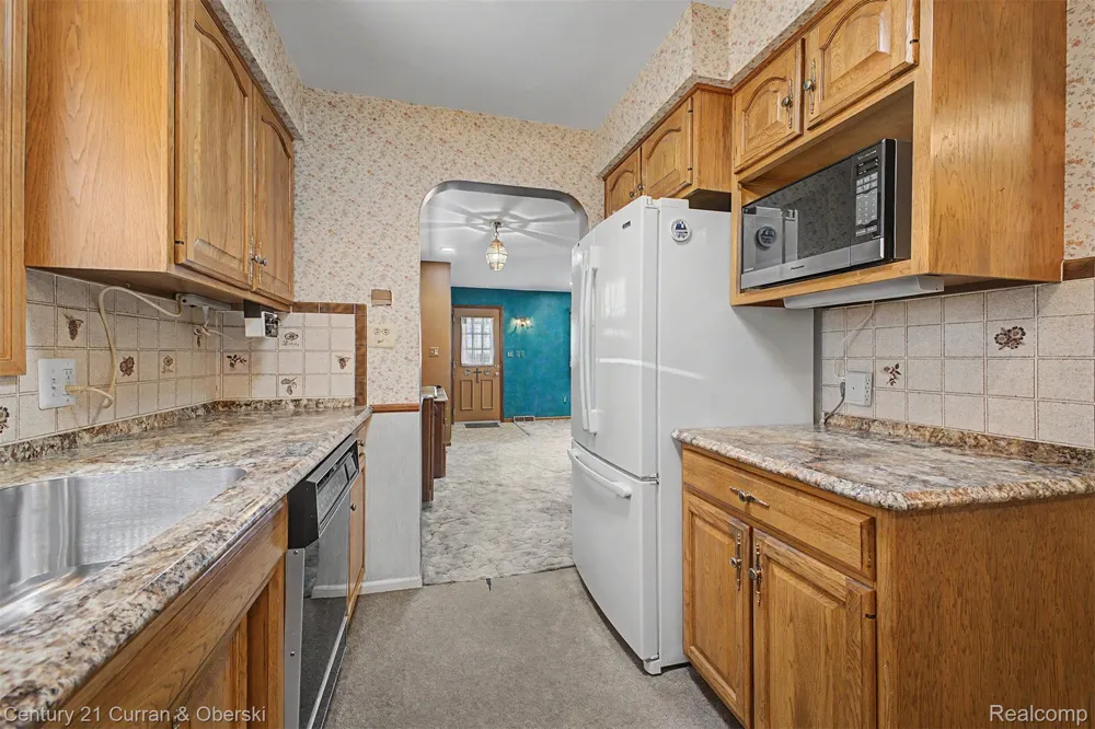19036 Outer Drive Dearborn City, MI 48128