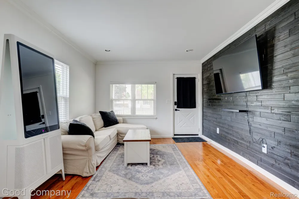 22131 Fresard Street St Clair Shores City, MI 48080